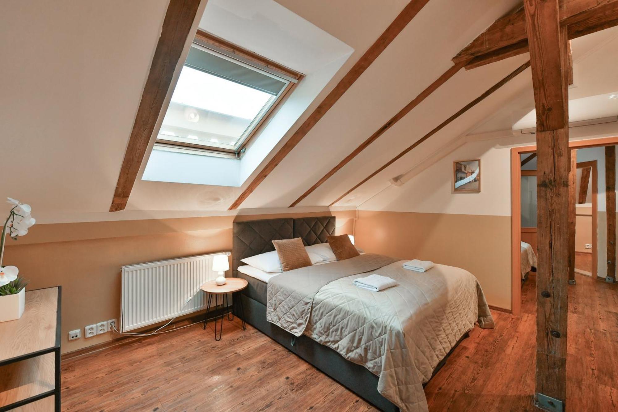Amazing Charles Bridge Apartment Praga Exterior foto