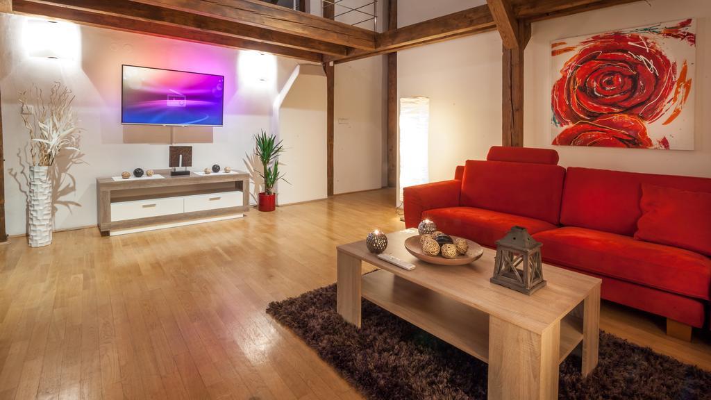 Amazing Charles Bridge Apartment Praga Quarto foto