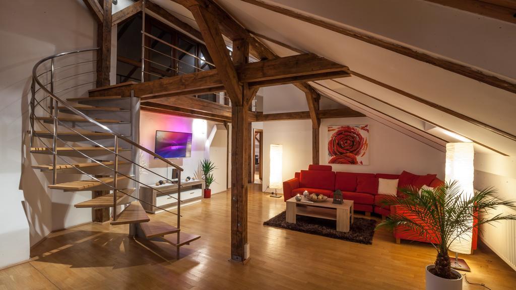 Amazing Charles Bridge Apartment Praga Quarto foto