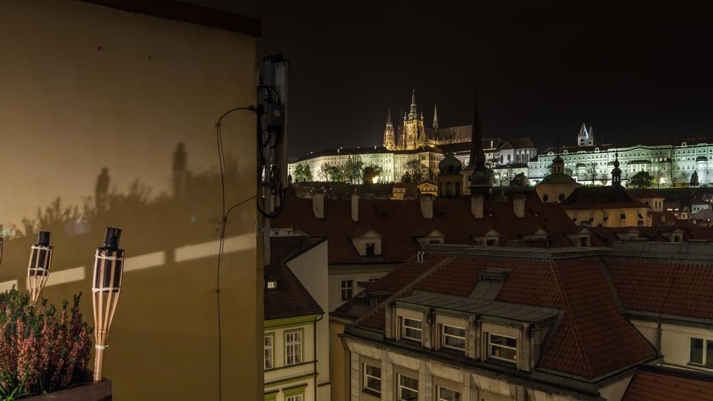 Amazing Charles Bridge Apartment Praga Quarto foto