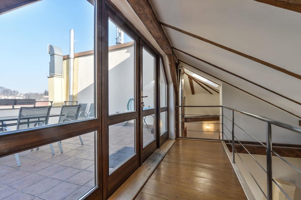 Amazing Charles Bridge Apartment Praga Exterior foto